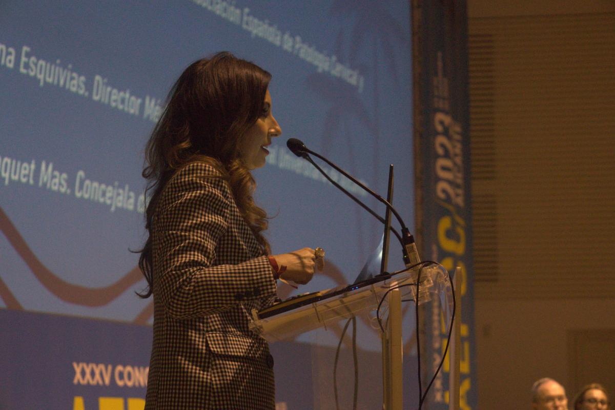 Ana Poquet en el  XXXV Congreso Anual de la Asociación Española de Patología Cervical y Colposcopia (AEPCC) 